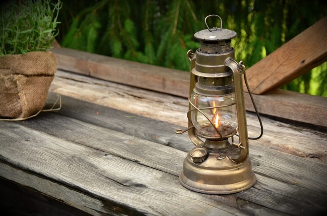 kerosene-lamp-1453994_960_720